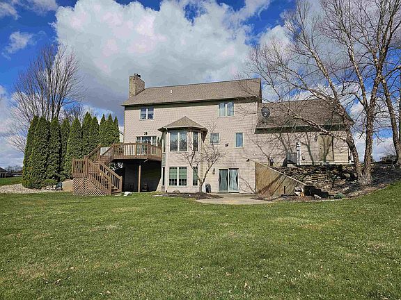 3rd image of 502 Hunters Rdg