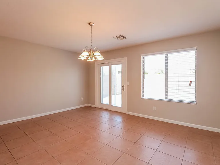 11026 E Delta Ave — Photo 4