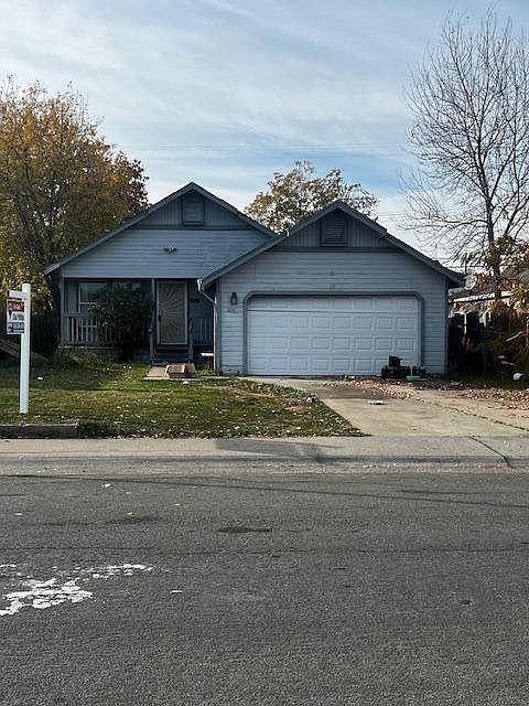 1st image of 3841 Balsam St