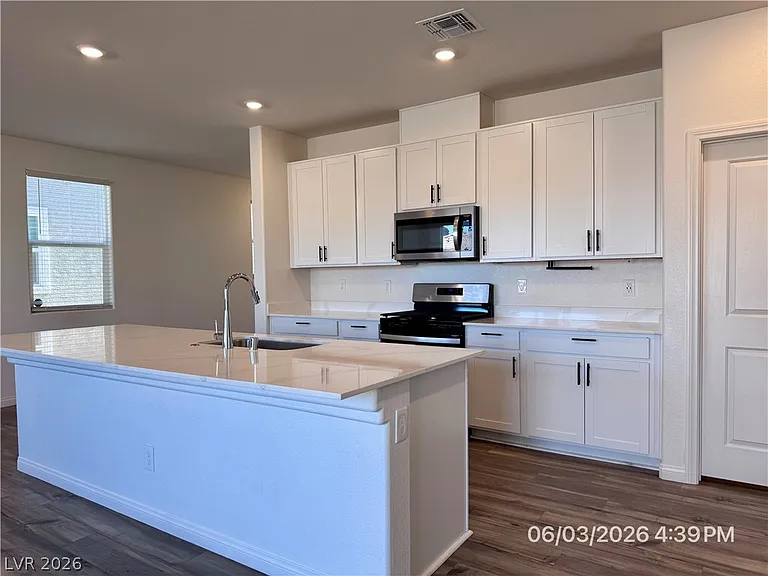 9552 Bursill St — Photo 7