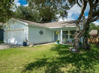 133 Breezy St, Rockport, TX 78382