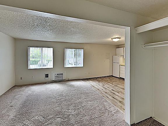 5th image of 1501 W Rose St #38