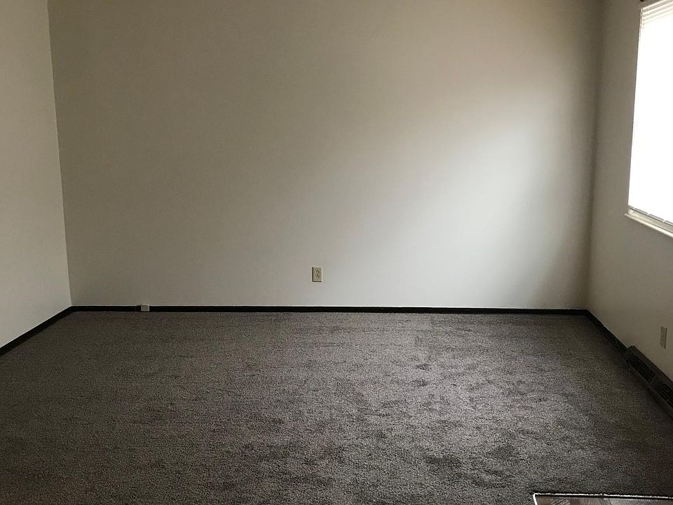 1st image of 95 W Linwood Ave