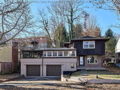 907 Valley Rd, Charleston, WV, 25302