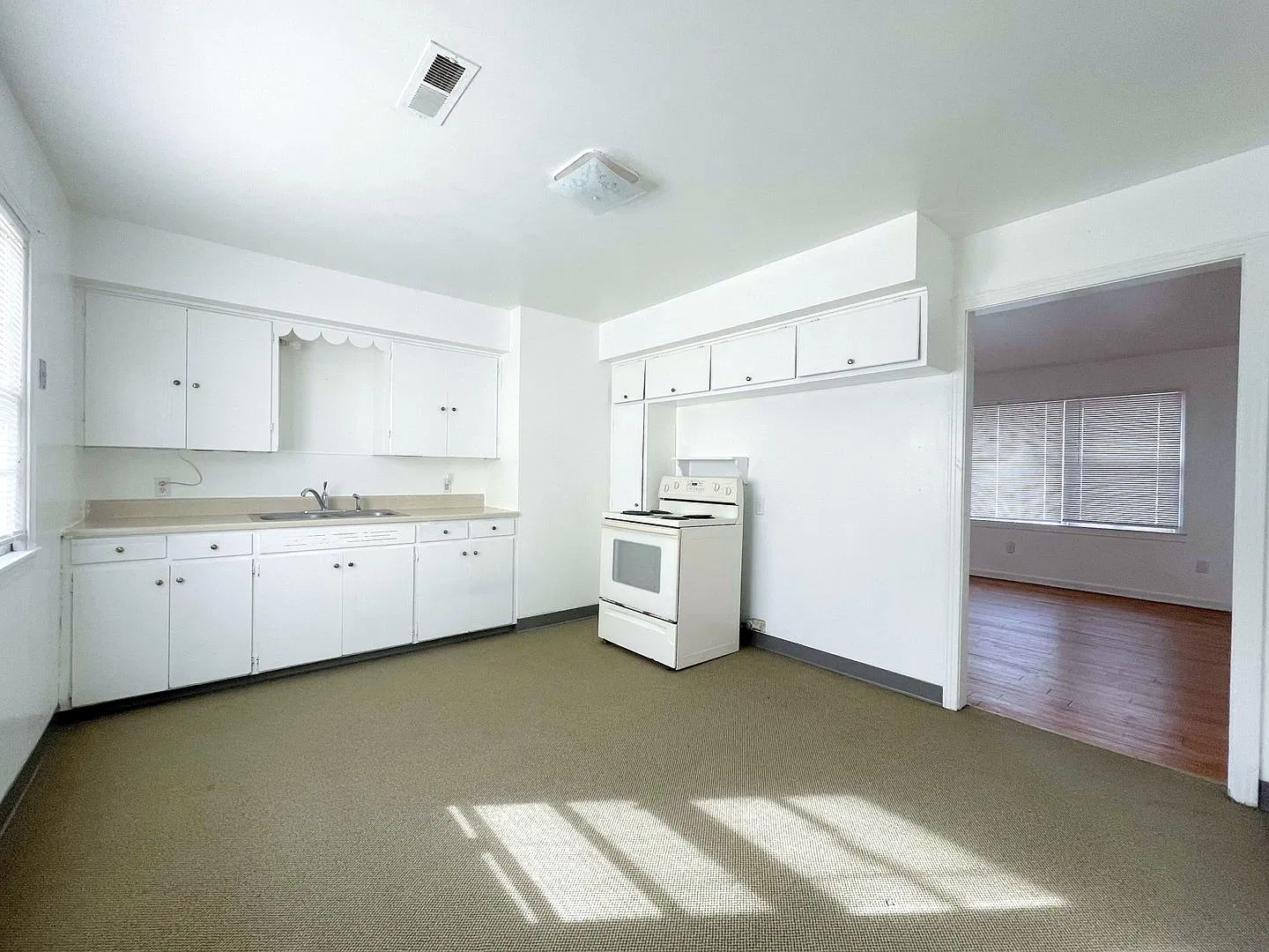 Clean 2 bedroom 1 bath home — Photo 4