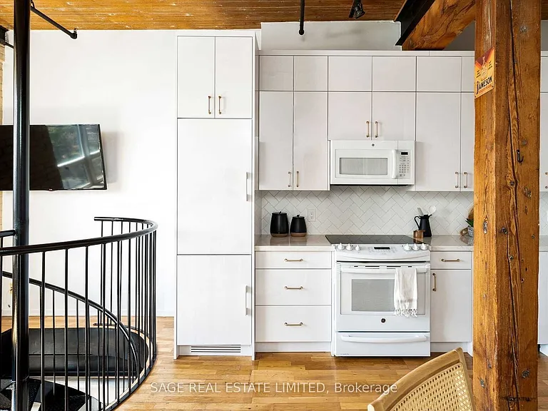781 King St W #508 — Photo 16
