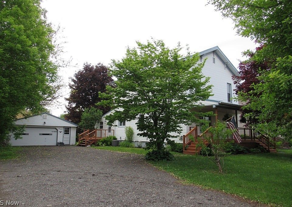 1st image of 216 S Eagle St