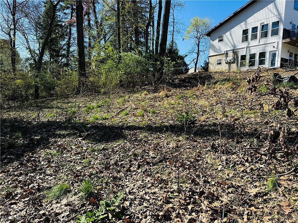 2nd image of 2461 Geneva Dr