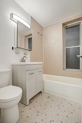 Rented by Creed Realty Group | media 6