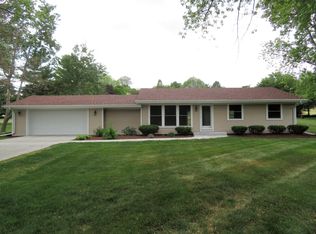 N7985 Lac La Belle Dr, Oconomowoc, WI 53066