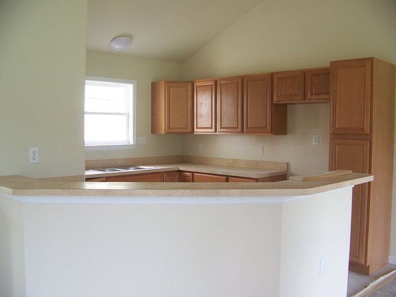 3rd image of 139 Skyview Dr