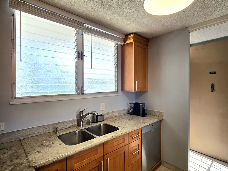 1052 Ala Nanu St — Photo 20