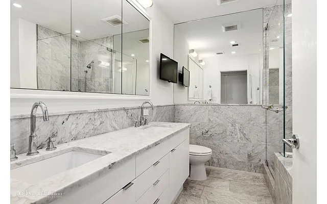 Sold by Douglas Elliman | media 21