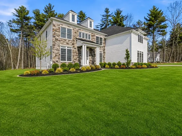 60 Chamberlain St, Hopkinton, MA 01748