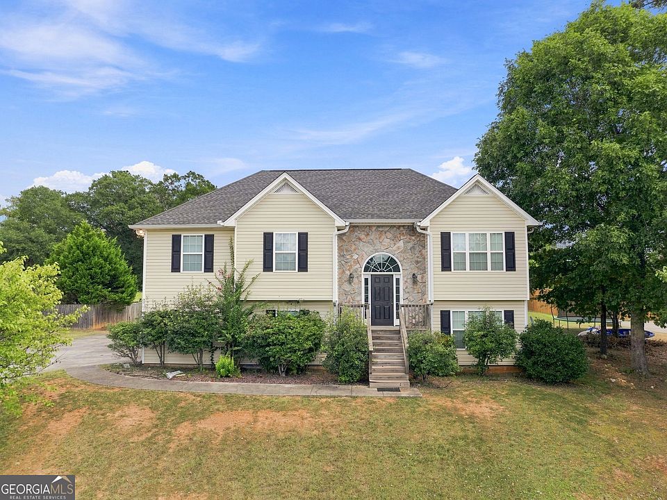 1st image of 10 Seay Dr SE