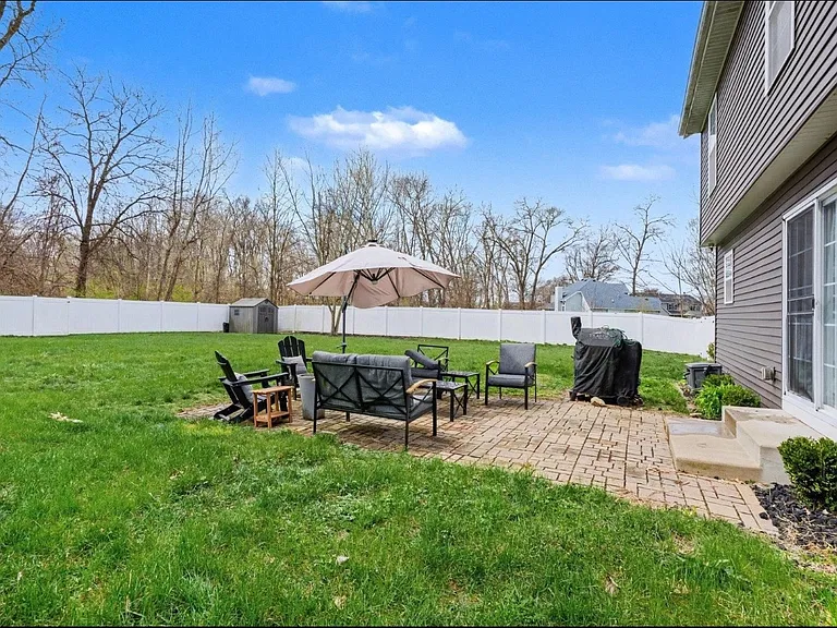 Lindwood Ct — Photo 14