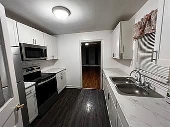 5th image of 7800 E 86th St