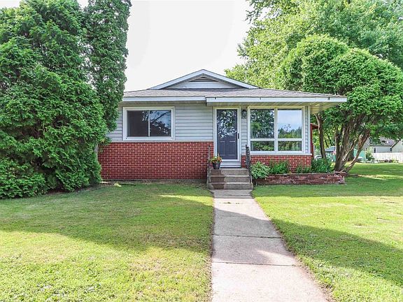 3rd image of 830 N Biron Dr