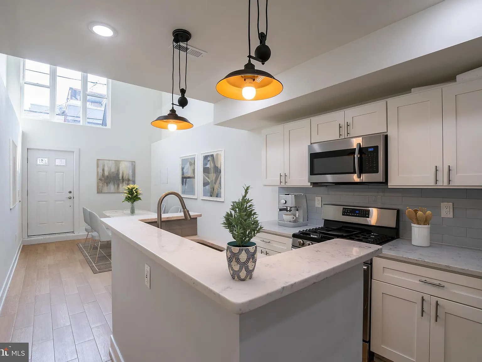 2 bed, $1,845 — Photo 2