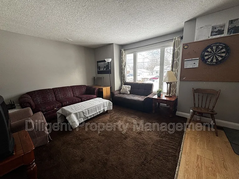 180 Dumble Ave — Photo 6