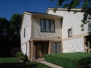 1329 Pimlico Pkwy, Libertyville, IL 60048