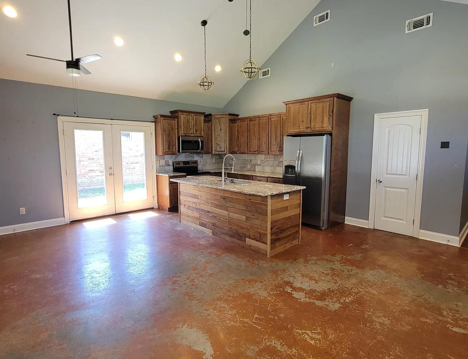 3 bed, 1475 sqft, $1,700 — Photo 3
