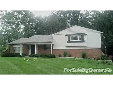 2211 Beechcreek Ln photo 1