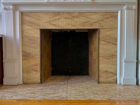 3rd image of 150 W 76th St #2A1