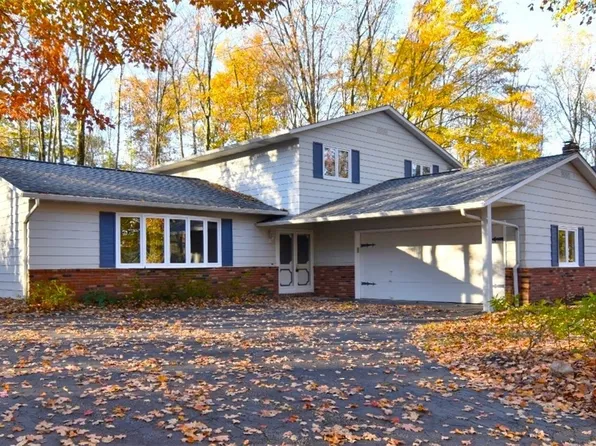 8080 Monterey Ave, Kirtland, OH 44094