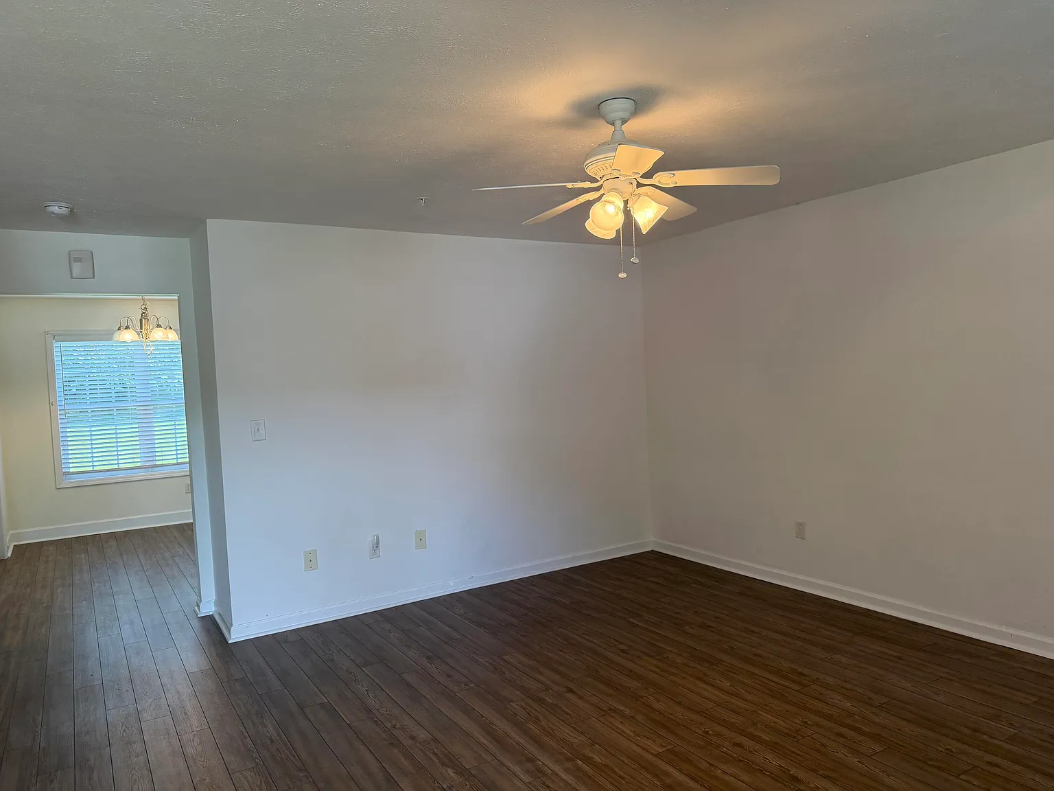 3 bed, 2.5 bath, 1273 sqft, $1,500 — Photo 3