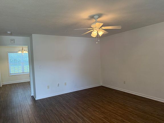 3rd image of 640 Date Palm Cir