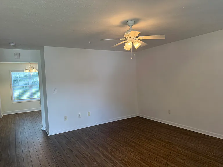 640 Date Palm Cir — Photo 3