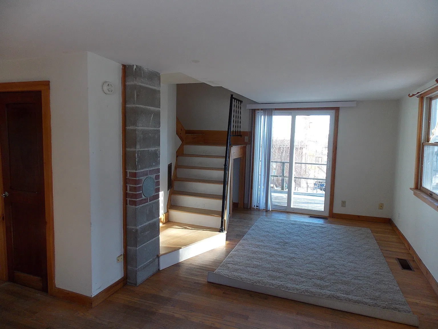 3 Bed 1 Bath House — Photo 2
