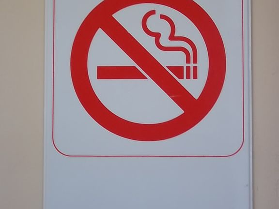 NO SMOKING BUILDING