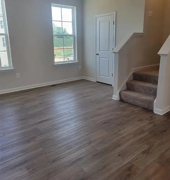 71 Arsberg Dr — Photo 2
