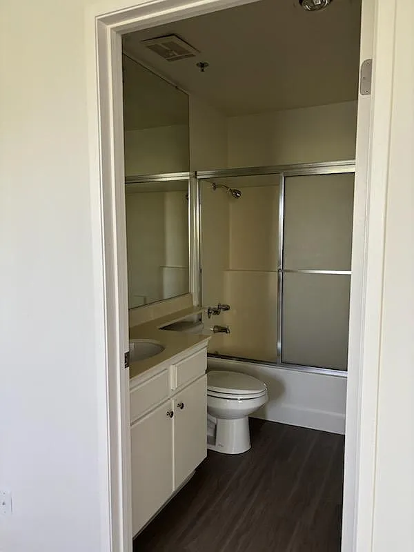 2 bed, 775 sqft, $2,250 — Photo 2