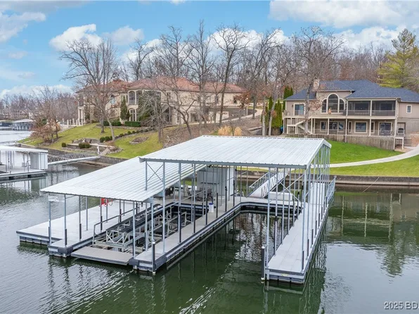 1069 Muirfield Dr, Sunrise Beach, MO 65079