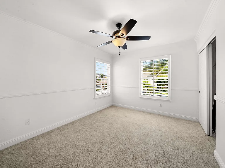 1546 Black Walnut Dr — Photo 34