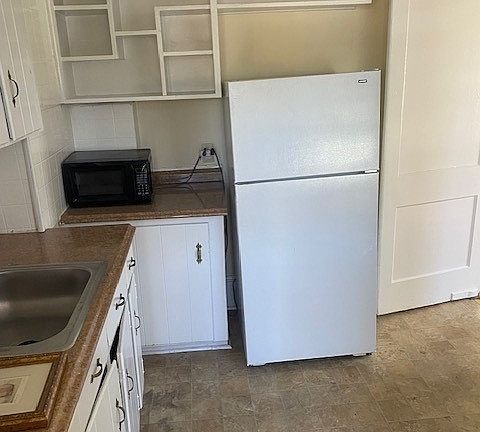 2nd image of 2108 Park Rd APT 3