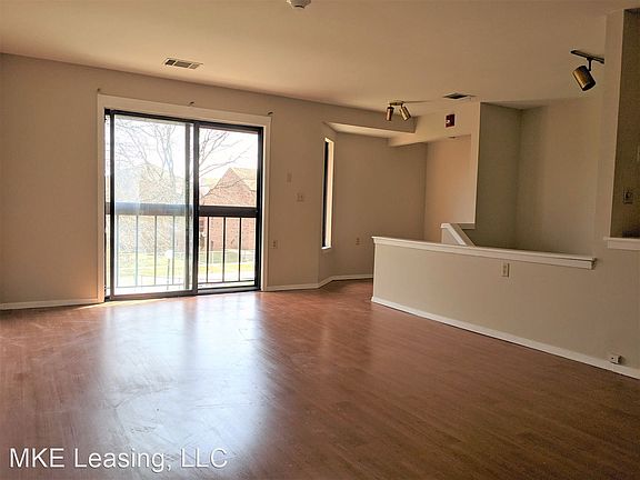 5th image of 9055 N Park Plaza Ct #9055