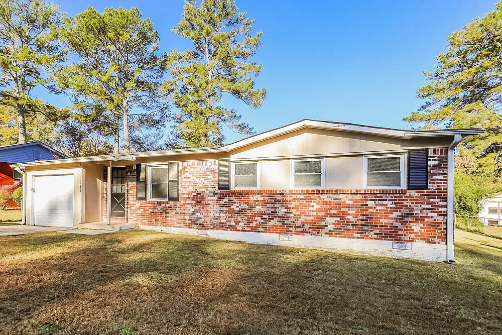 3 bed, 1.0 bath, 925 sqft, $1,505 — Photo 3