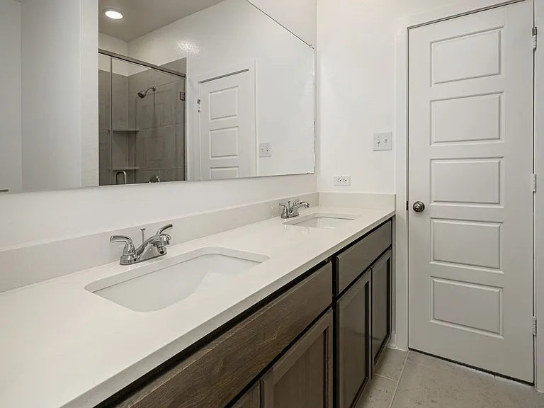 8434 Adelaide Dr — Photo 36