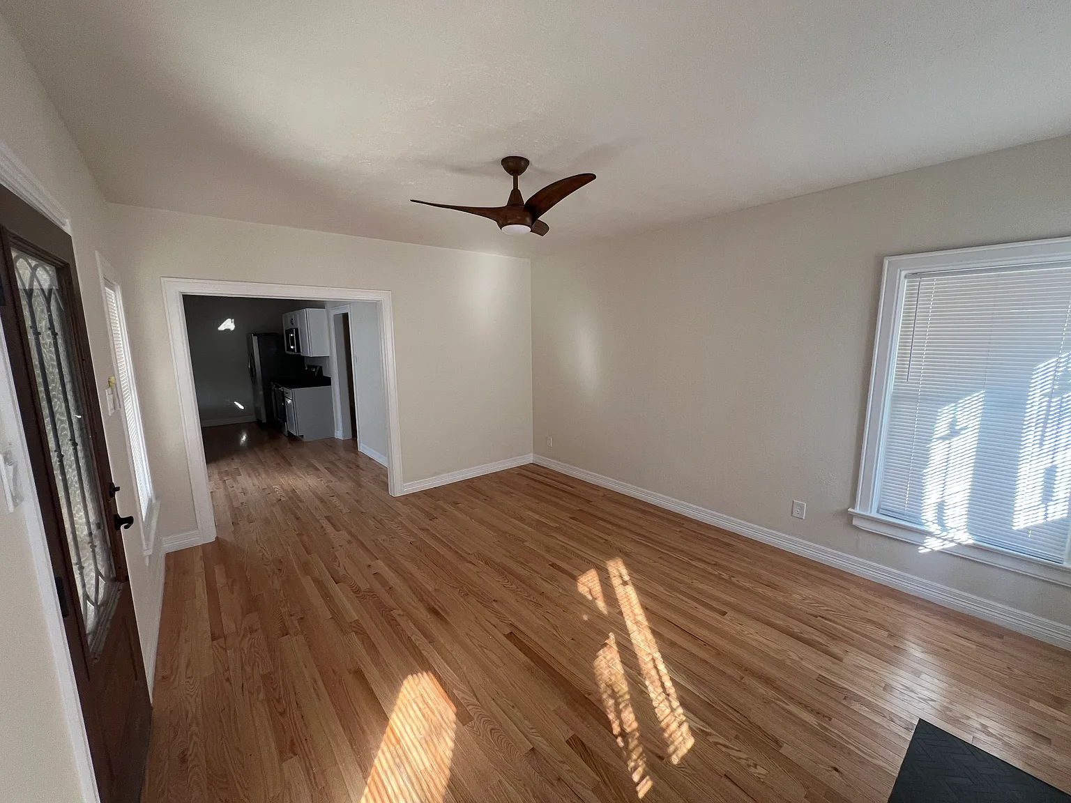 1 bed, 811 sqft, $1,900 — Photo 2