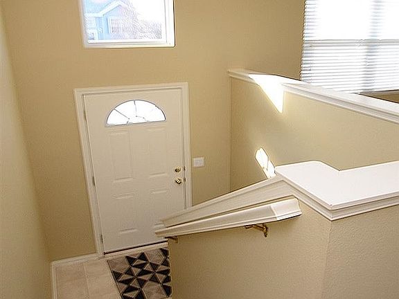 2nd image of 16020 Robin Dr
