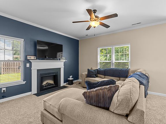 2nd image of 206 Breakwater Dr
