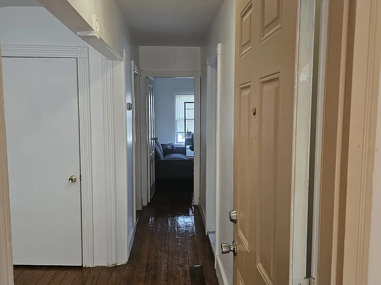 242 Valley St #3 — Photo 1