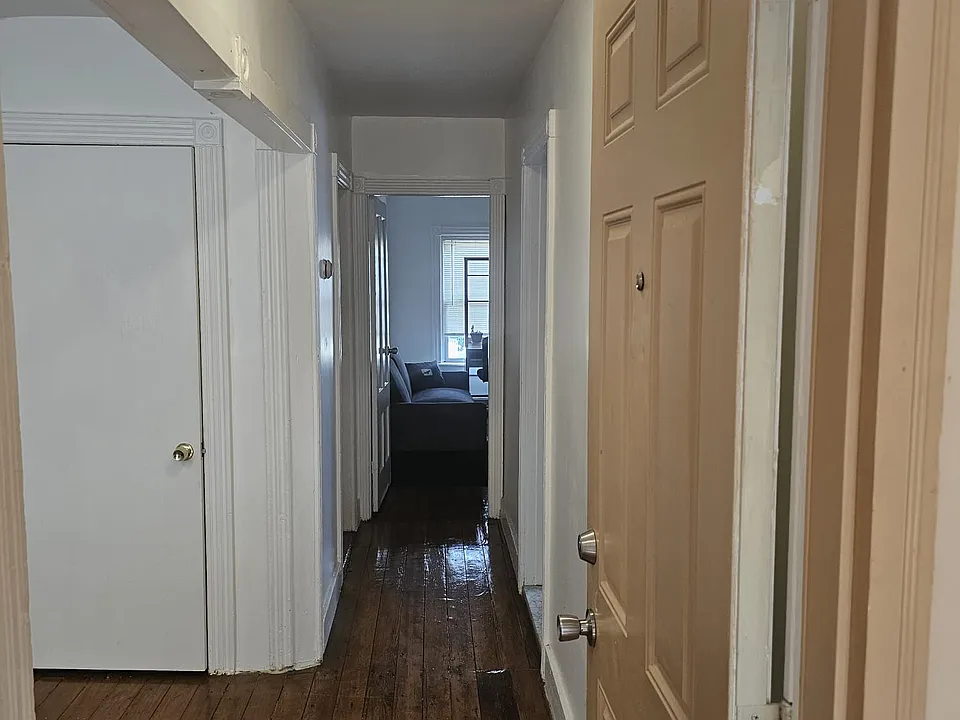 242 Valley St #3