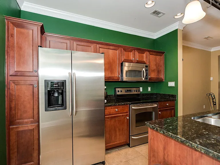 301 Hurston Cir — Photo 5