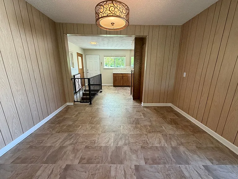 1018 Cypress Ln — Photo 7