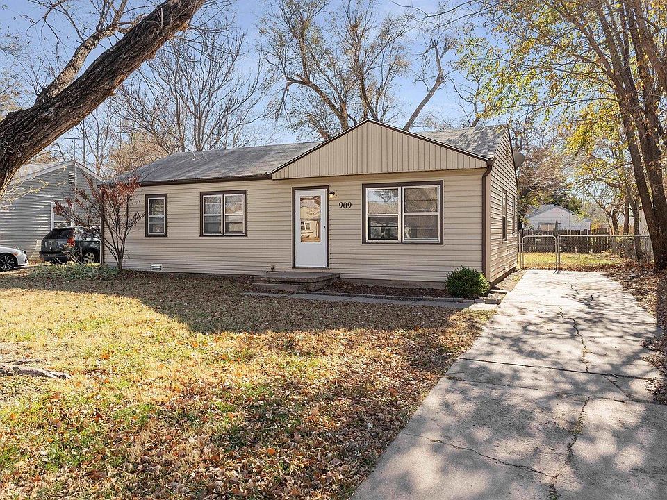 1st image of 909 W Davis Dr